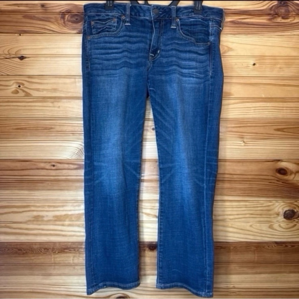 American eagle women’s size 6 boy fit medium wash jeans